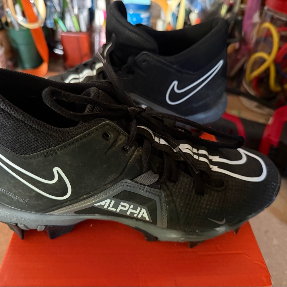 Youth Nike cleats excellent condition! - Picture 13 of 14